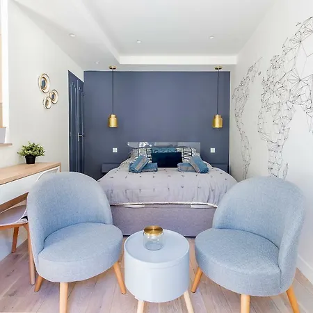 Place Du Pin Apartment